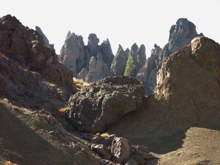 Erosion Features between Raymond and Reynolds Peaks , Pacific Crest Trail North of Ebbetts Pass